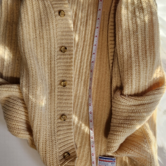Vintage Knit Cardigan - Picture 7 of 8